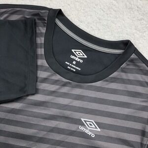 Umbro Athletic Shirt Men M/L Gray / Black Stripe Wicking Performance Workout Gym